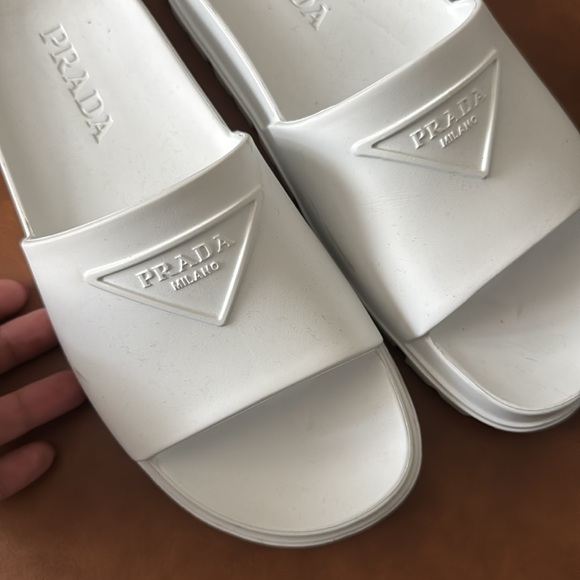 Authentic PRADA Bianco Rubber Pool Slide - Picture 7 of 9